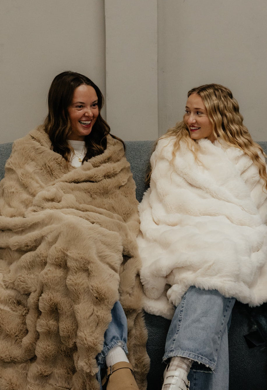 Essential Cozy Throw - Oat